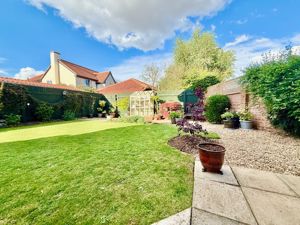 Photo 11- click for photo gallery